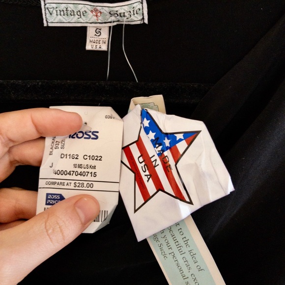 VINTAGE SUZIE NWT black 👚 with long sheer sleeve - Picture 2 of 3